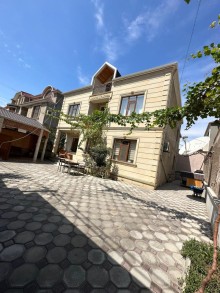 Bakıxanov qəsəbəsində təmirli ev satılır. Villa Asan, -5