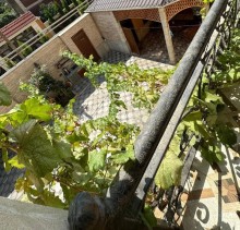 Bakıxanov qəsəbəsində təmirli ev satılır. Villa Asan, -6