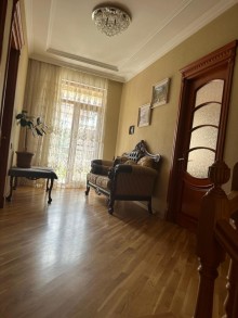Bakıxanov qəsəbəsində təmirli ev satılır. Villa Asan, -13
