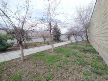 Həzi Aslanov qəsəbəsində ev al. Yaşayış sahəsi 90 m2, -8