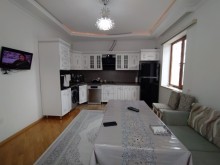 Həzi Aslanov qəsəbəsində ev al. Yaşayış sahəsi 90 m2, -15