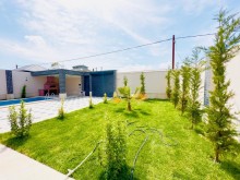 A house with a swimming pool is for sale near secondary school No. 230 in Baku, Shuvalan, -6