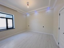 A house with a swimming pool is for sale near secondary school No. 230 in Baku, Shuvalan, -14
