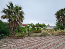 Bakı şəhəri Novxanı bağlarında ev satılır. Sarı Qaya massivi, -3