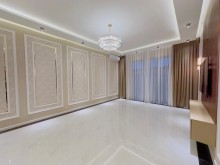 Mərdəkan Bravo yaxınlığında 2 mərtəbəli villa ev satılır, -18