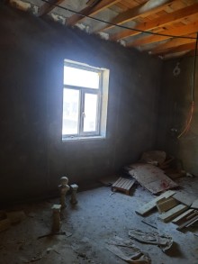 Novxanı qəsəbəsində, Amor restoranı ilə üzbəüz bağlar massivində ev satılır, -9