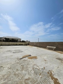 A new house with a sea view is for sale in Baku in Shuvelan settlement. House 5 rooms, -4