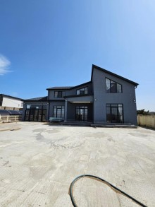A new house with a sea view is for sale in Baku in Shuvelan settlement. House 5 rooms, -6