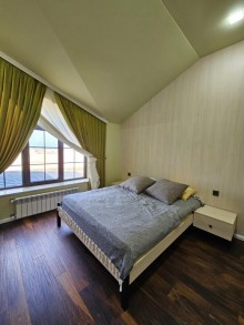 A new house with a sea view is for sale in Baku in Shuvelan settlement. House 5 rooms, -12
