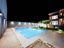 Buy a villa house near Shuvelan Park in Baku. A 2-story, 5-room, -4