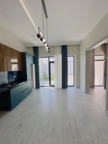 Buy a 4-room courtyard/garden house in Baku Mardakan, 170 m², -12