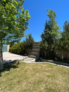 Türkan qəsəbəsində dəniz panoramalı ev satılır. 2 mərtəbəli 5 otaq, -2