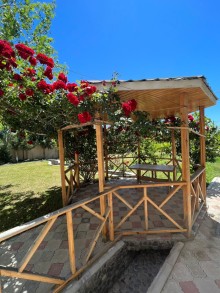 Türkan qəsəbəsində dəniz panoramalı ev satılır. 2 mərtəbəli 5 otaq, -6