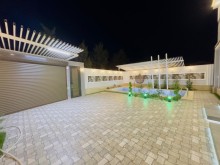 2-Story Villa with Pool and 5 Rooms for Sale in Şüvəlan, -3