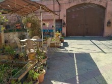 For sale: A two-story courtyard house near Qara Qarayev and Neftchilar metro stations, -4