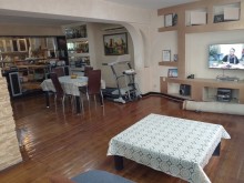 For sale: A two-story courtyard house near Qara Qarayev and Neftchilar metro stations, -9