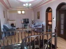 For sale: A two-story courtyard house near Qara Qarayev and Neftchilar metro stations, -13