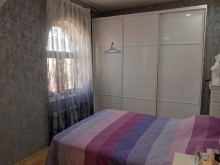 For sale: A two-story courtyard house near Qara Qarayev and Neftchilar metro stations, -15