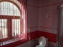 For sale: A two-story courtyard house near Qara Qarayev and Neftchilar metro stations, -17
