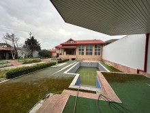 Şüvəlanda 24 sot torpaq sahəsində inşa edilmiş 2 mərtəbəli villa satılır, -3