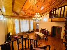 Şüvəlanda 24 sot torpaq sahəsində inşa edilmiş 2 mərtəbəli villa satılır, -9
