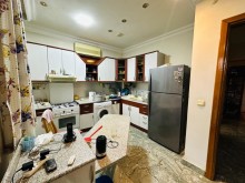 Şüvəlanda 24 sot torpaq sahəsində inşa edilmiş 2 mərtəbəli villa satılır, -13