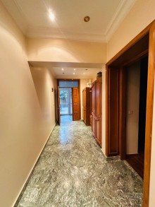 Şüvəlanda 24 sot torpaq sahəsində inşa edilmiş 2 mərtəbəli villa satılır, -17