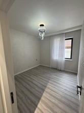 Şüvəlanda mərkəzi yolun üzərində heyet evi satilir, -15
