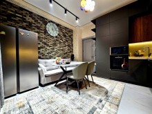 Binə mərkəzdə prestijli ərazidə 5 otaqlı həyət evi satılır, -16