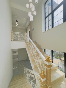 Mərdəkan qəsəbəsində Qoşa Qala restoranı yaxınlığında yola yaxın villa satılır, -18