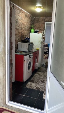 Şüvəlan Zİyarətgah və Liseyə yaxın həyət evi satılır, -12