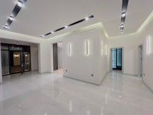 Mərdəkan mərkəzində Bravo supermarketə yaxın əla villa satılır, -13