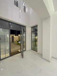 Mərdəkan mərkəzində Bravo supermarketə yaxın əla villa satılır, -18
