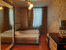 Fully furnished 4-room apartment for sale in Baku, -3