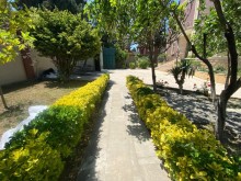 Novxanıda Aparat bağlarında Təcili Bağ evi satılır dəyərindən aşağı, -7