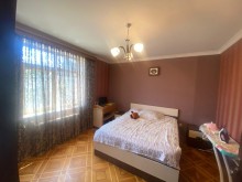 Novxanıda Aparat bağlarında Təcili Bağ evi satılır dəyərindən aşağı, -17