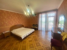 Novxanıda Aparat bağlarında Təcili Bağ evi satılır dəyərindən aşağı, -18
