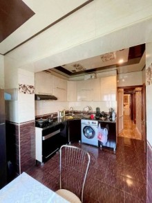 Sale Old building 8-ci mikrorayonda Azadlıq metrosu, -8