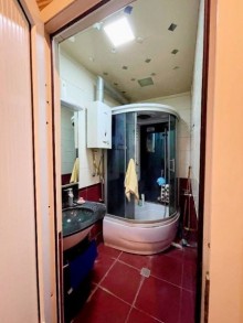 Sale Old building 8-ci mikrorayonda Azadlıq metrosu, -9