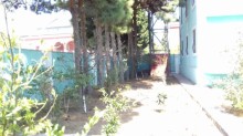 Babək pr. maşın bazarının arxasında ev satilir, -18