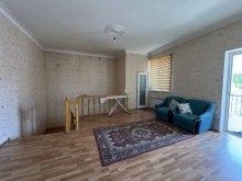 Bakı şəhəri Nİzami rayonunda ev satılır. Su Tikinti Xestexana yaxınlığı, -17
