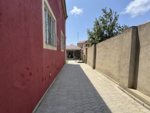 Bakı şəhəri Nİzami rayonunda ev satılır. Su Tikinti Xestexana yaxınlığı, -19