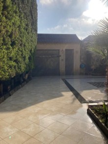 Old Guneshli settlement. Urgently for sale: 4-storey house, -2