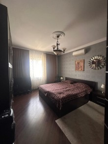 Old Guneshli settlement. Urgently for sale: 4-storey house, -11