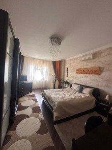 Old Guneshli settlement. Urgently for sale: 4-storey house, -13