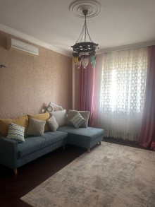 Old Guneshli settlement. Urgently for sale: 4-storey house, -16