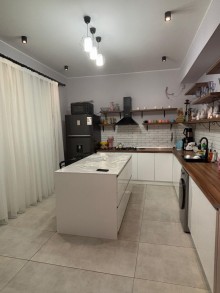 A private house is for sale in Qobu settlement. 3 rooms, -6