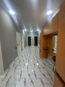 House is for sale in Qobu settlement. 4 rooms, -3
