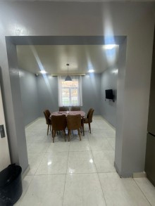 House is for sale in Qobu settlement. 4 rooms, -11