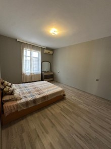 House is for sale in Qobu settlement. 4 rooms, -12